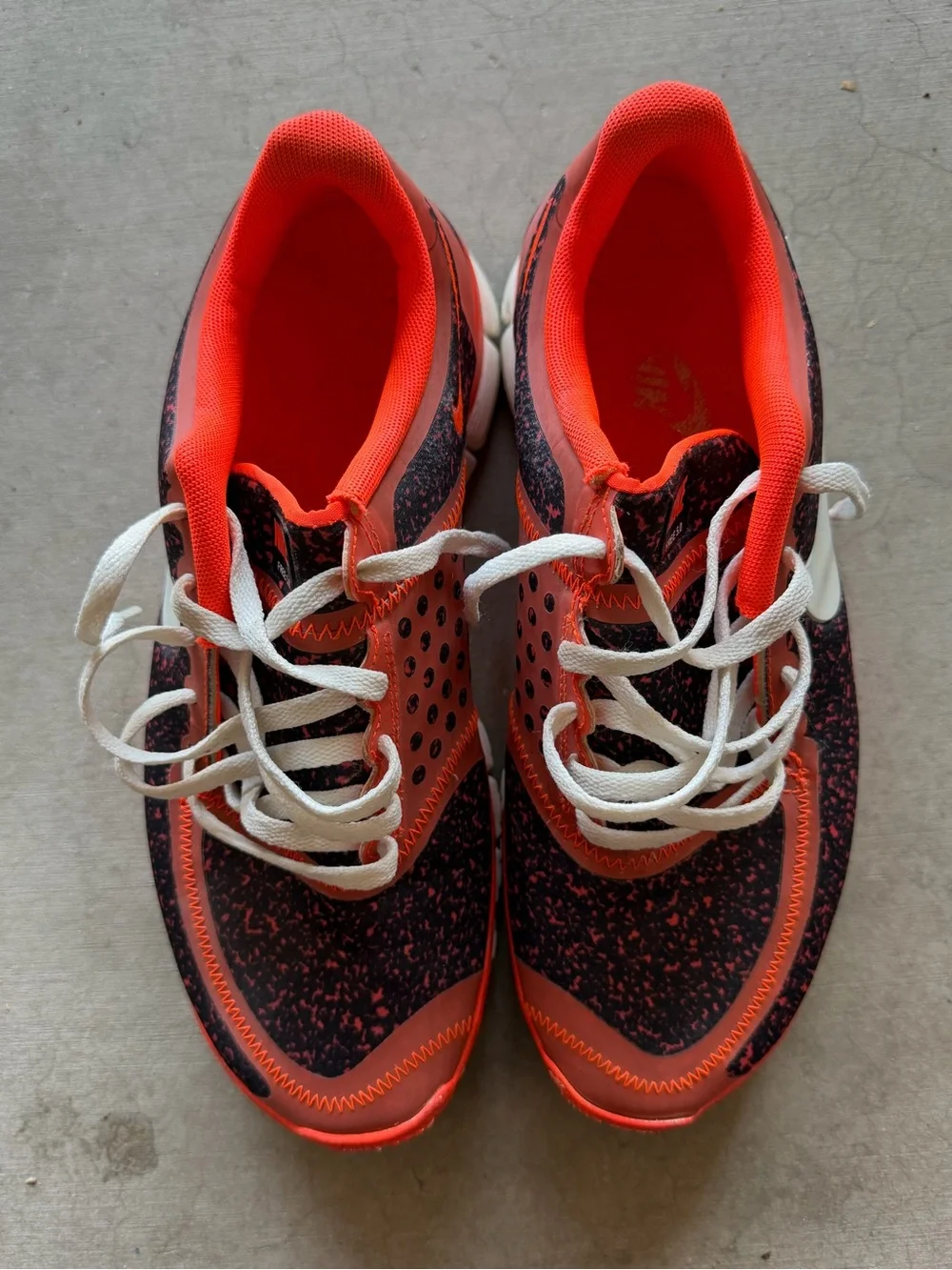Nike Black and Bright Red Women's Athletic Sneakers